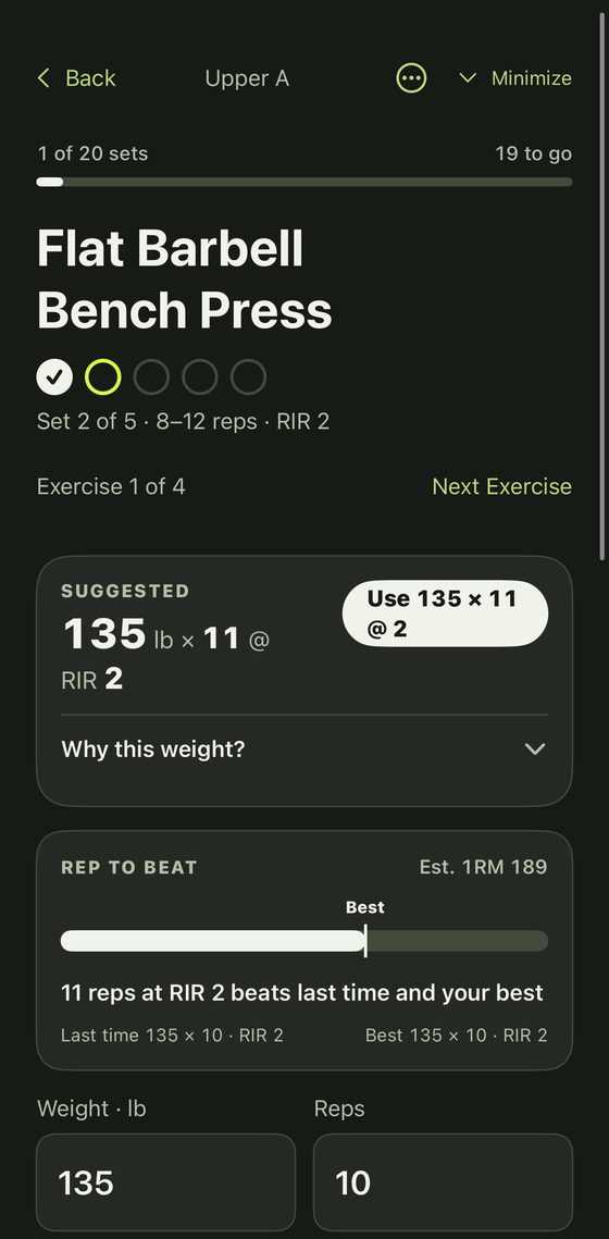 Mesolab's set screen: Flat Barbell Bench Press, set 2 of 5 at 8 to 12 reps and RIR 2, with a suggested 135 lb for 11 at RIR 2 and a Use button.